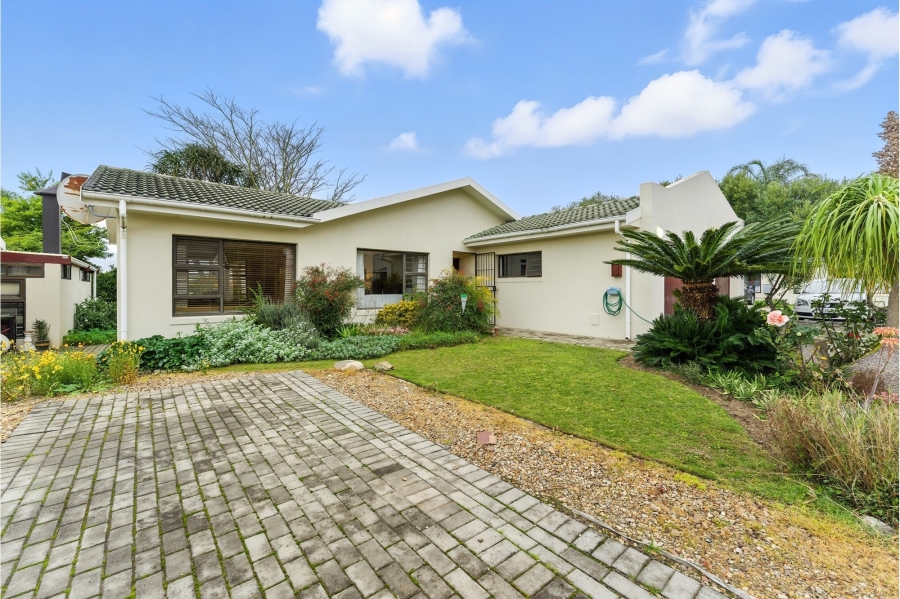 3 Bedroom Property for Sale in Groenvlei Western Cape